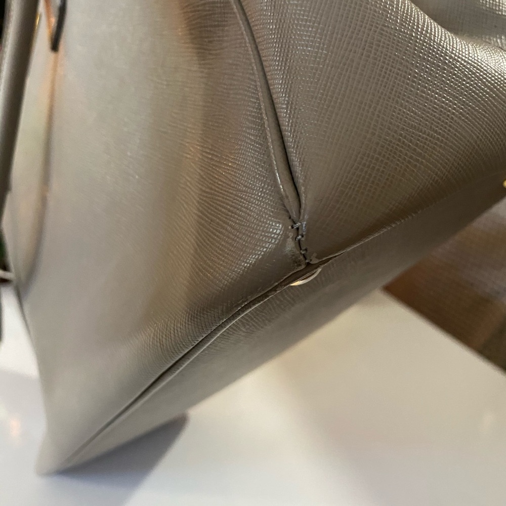Sold ⚡️⚡️Authentic Prada Saffiano Lux Tote Bag - Picture 14 of 16